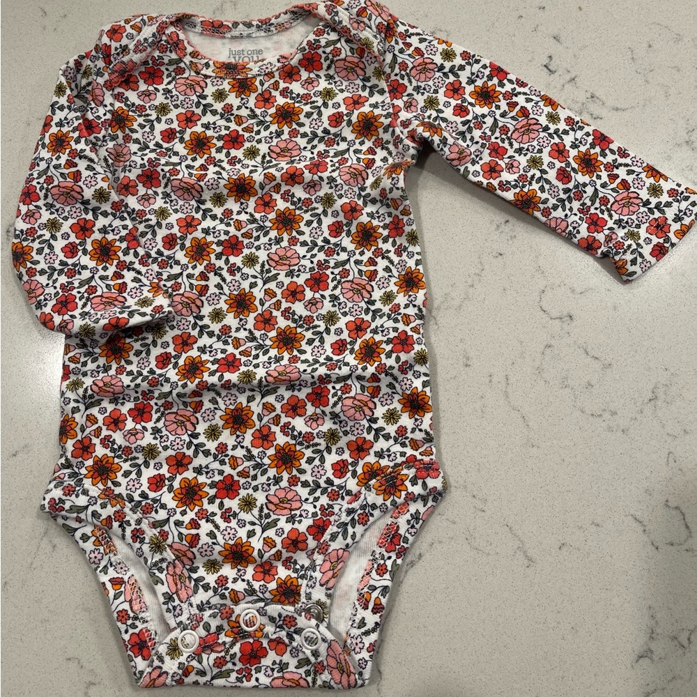 Carter’s Long sleeves Onesies 0-3M - Picture 14 of 16